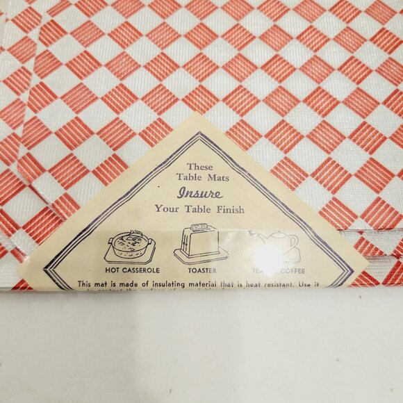 Vtg NOS Mix Sizes Insulated Red White Checkered Table Mats Stovetop Countertop - Picture 3 of 5